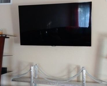 TV mounted on drywall